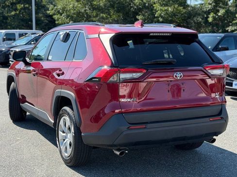 Used 2021 Toyota RAV4 LE w/ Carpet Mat Package (TMS) AWD/4WD image 3