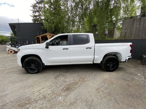 Used 2023 Chevrolet Silverado 1500 Custom AWD/4WD image 3