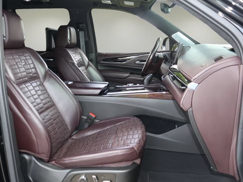 Used 2021 Cadillac Escalade Sport Platinum w/ Heavy-Duty Trailer Package AWD/4WD image 18