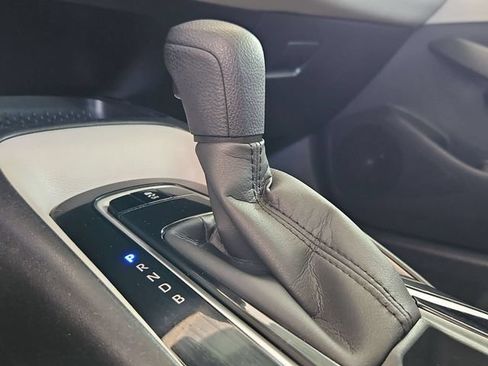 Used 2022 Toyota Corolla LE FWD image 16
