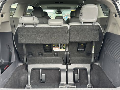 Used 2024 Toyota Sienna XLE image 22