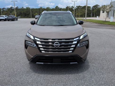 Used 2024 Nissan Rogue Platinum w/ Platinum Premium Package FWD image 10