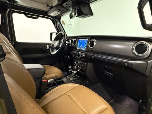 Used 2022 Jeep Wrangler Unlimited Rubicon w/ Dual Top Group image 18