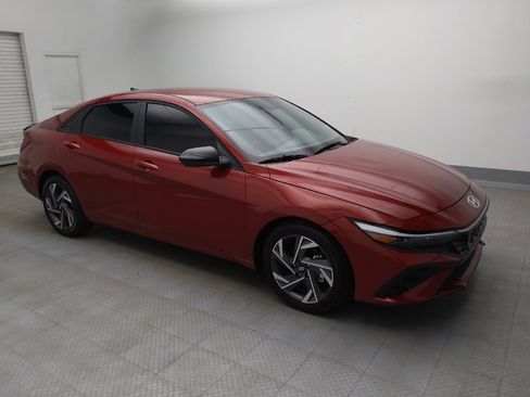 Used 2025 Hyundai Elantra Sport image 11
