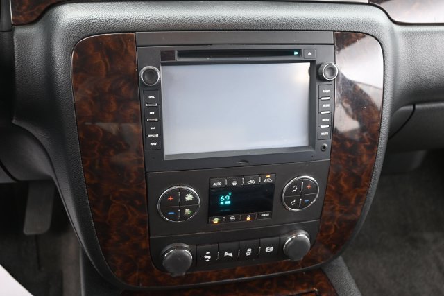 Used 2014 GMC Sierra 2500 Denali w/ Snow Plow Prep Package AWD/4WD image 22