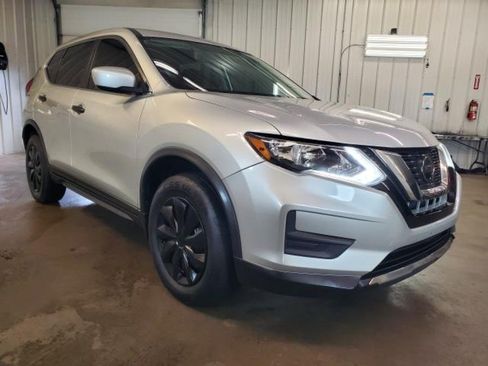 Used 2018 Nissan Rogue S AWD/4WD image 2