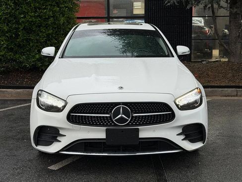 Used 2022 Mercedes-Benz E 350 4MATIC Sedan image 3