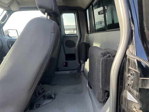 Used 2011 Ford Ranger XLT image 11