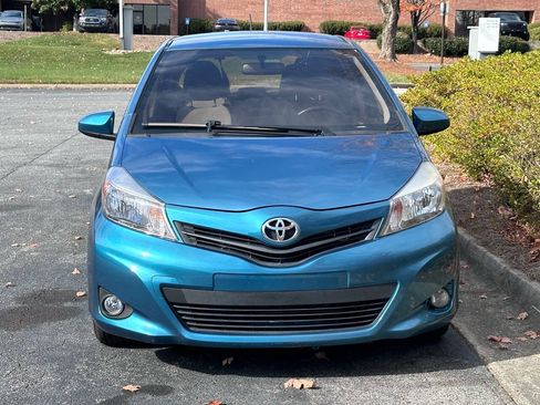 Used 2014 Toyota Yaris L FWD image 3