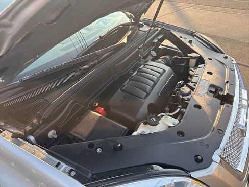 Used 2012 GMC Acadia Denali image 18