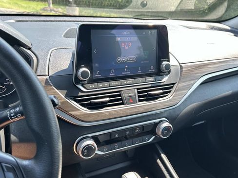 Used 2025 Nissan Altima 2.5 SV image 22