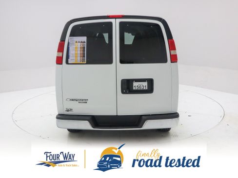 Used 2016 Chevrolet Express 3500 LT w/ LT Preferred Equipment Group RWD image 5