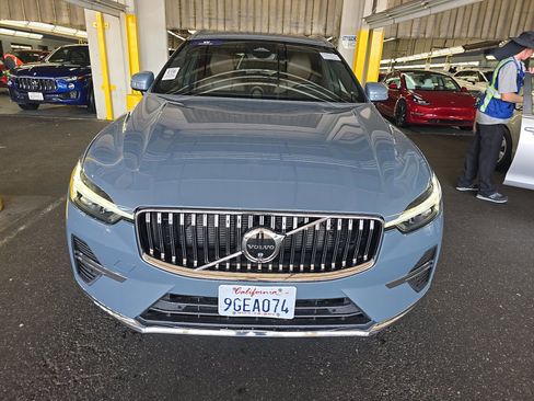 Used 2023 Volvo XC60 B5 Plus FWD image 2