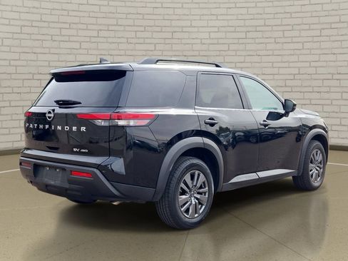 Used 2024 Nissan Pathfinder SV image 5