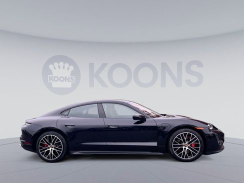 Used 2022 Porsche Taycan 4S image 8
