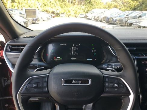 Used 2024 Jeep Grand Cherokee Limited 4xe image 18