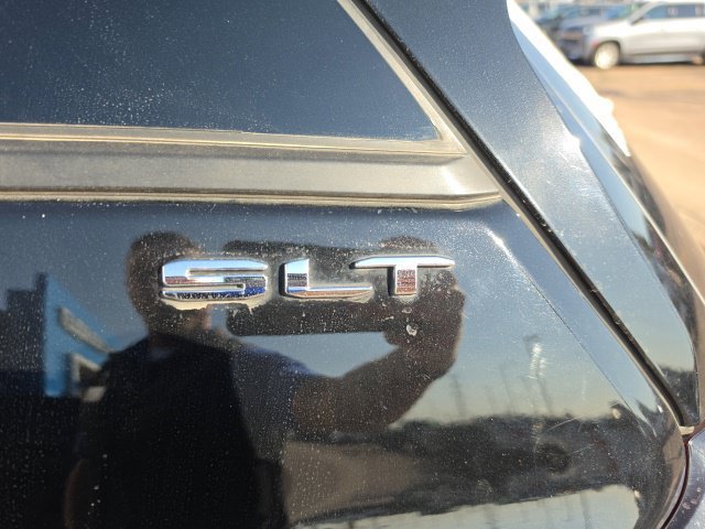 Used 2022 GMC Terrain SLT w/ Infotainment Package II AWD/4WD image 8