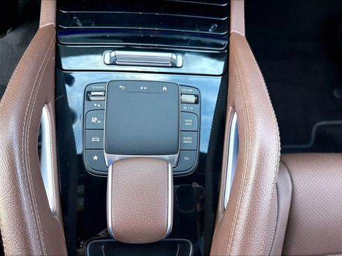 Used 2024 Mercedes-Benz GLE 450 4MATIC w/ Driver Assistance Package image 17