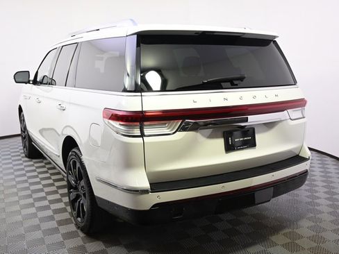 Certified 2022 Lincoln Navigator Reserve w/ Monochromatic Package image 4