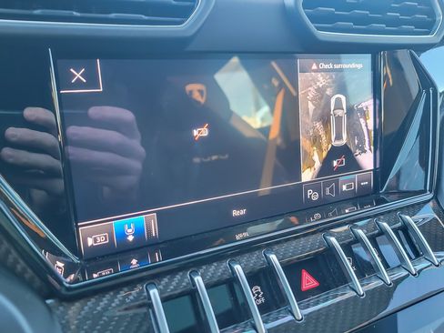 Used 2023 Lamborghini Urus Performante image 15