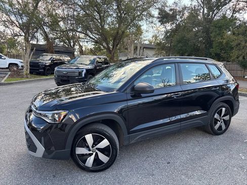 Used 2025 Volkswagen Taos S AWD/4WD image 3