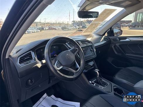 Used 2024 Volkswagen Tiguan SE image 13
