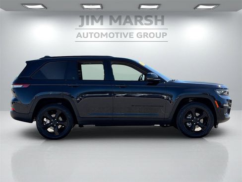 Certified 2024 Jeep Grand Cherokee Limited w/ Black Appearance Package image 7