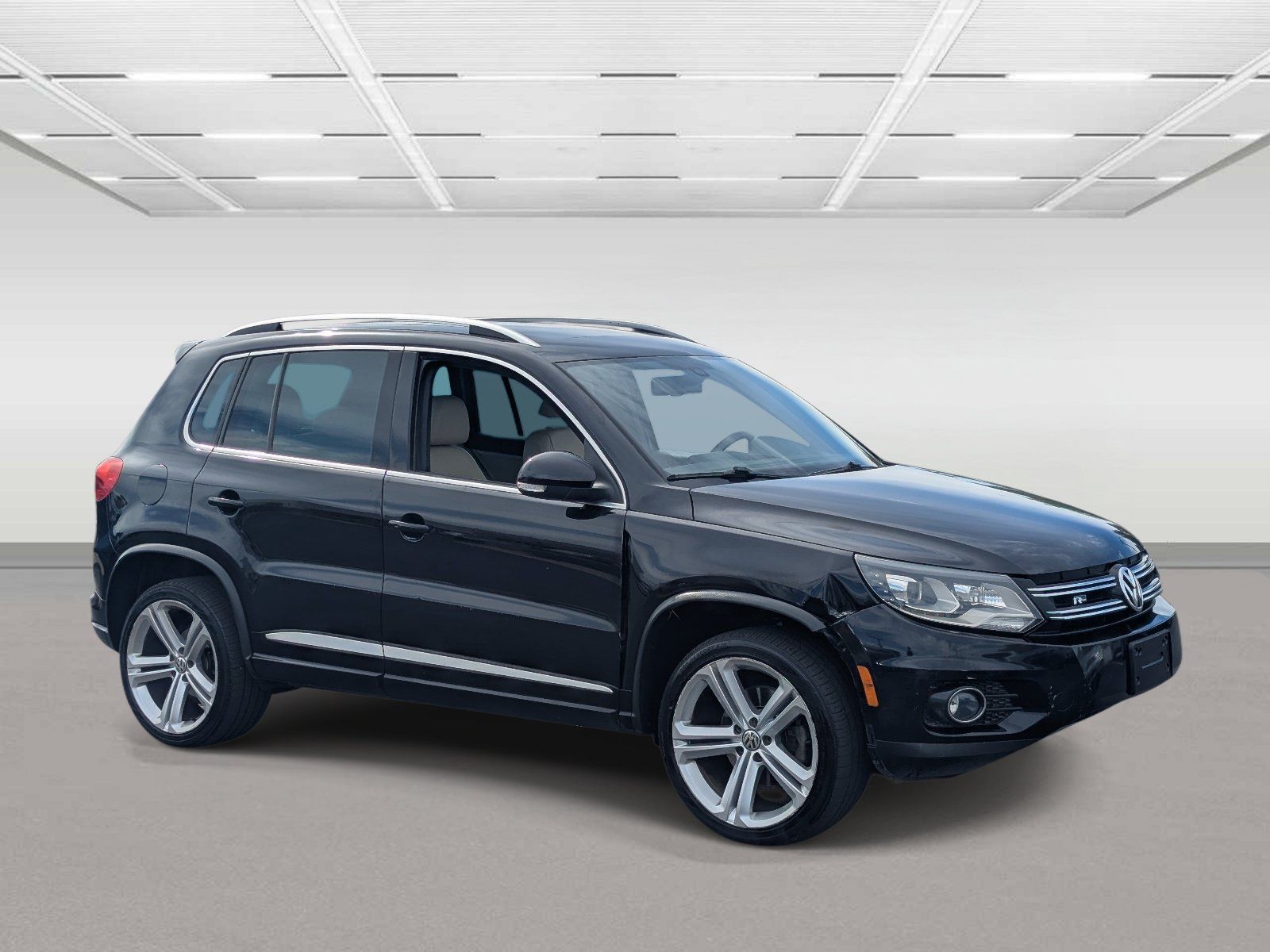 Used 2015 Volkswagen Tiguan R-Line AWD/4WD image 7