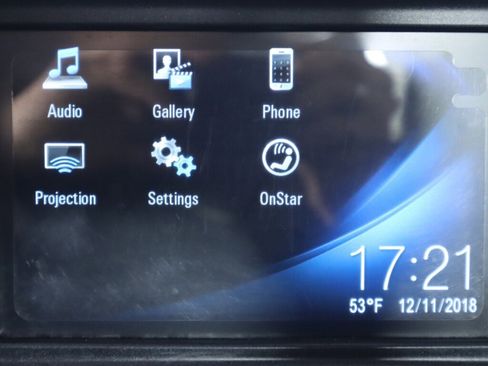 Used 2018 Chevrolet Silverado 1500 Custom w/ Custom Convenience Package AWD/4WD image 17