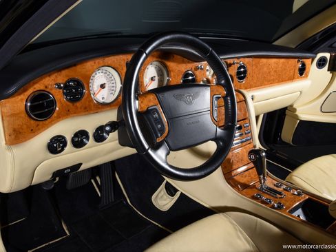 Used 2005 Bentley Arnage RL image 24