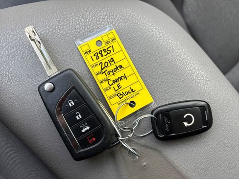 Used 2019 Toyota Camry LE image 28