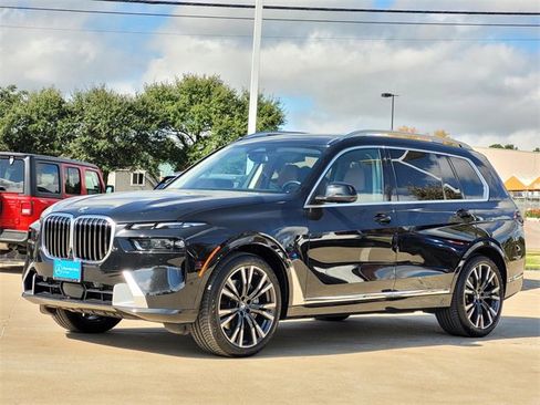 Used 2024 BMW X7 xDrive40i w/ Premium Package image 3