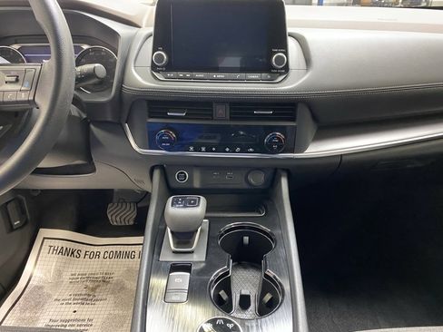 Used 2023 Nissan Rogue SV image 34