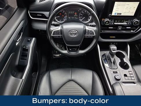 Used 2023 Toyota Highlander XSE image 17