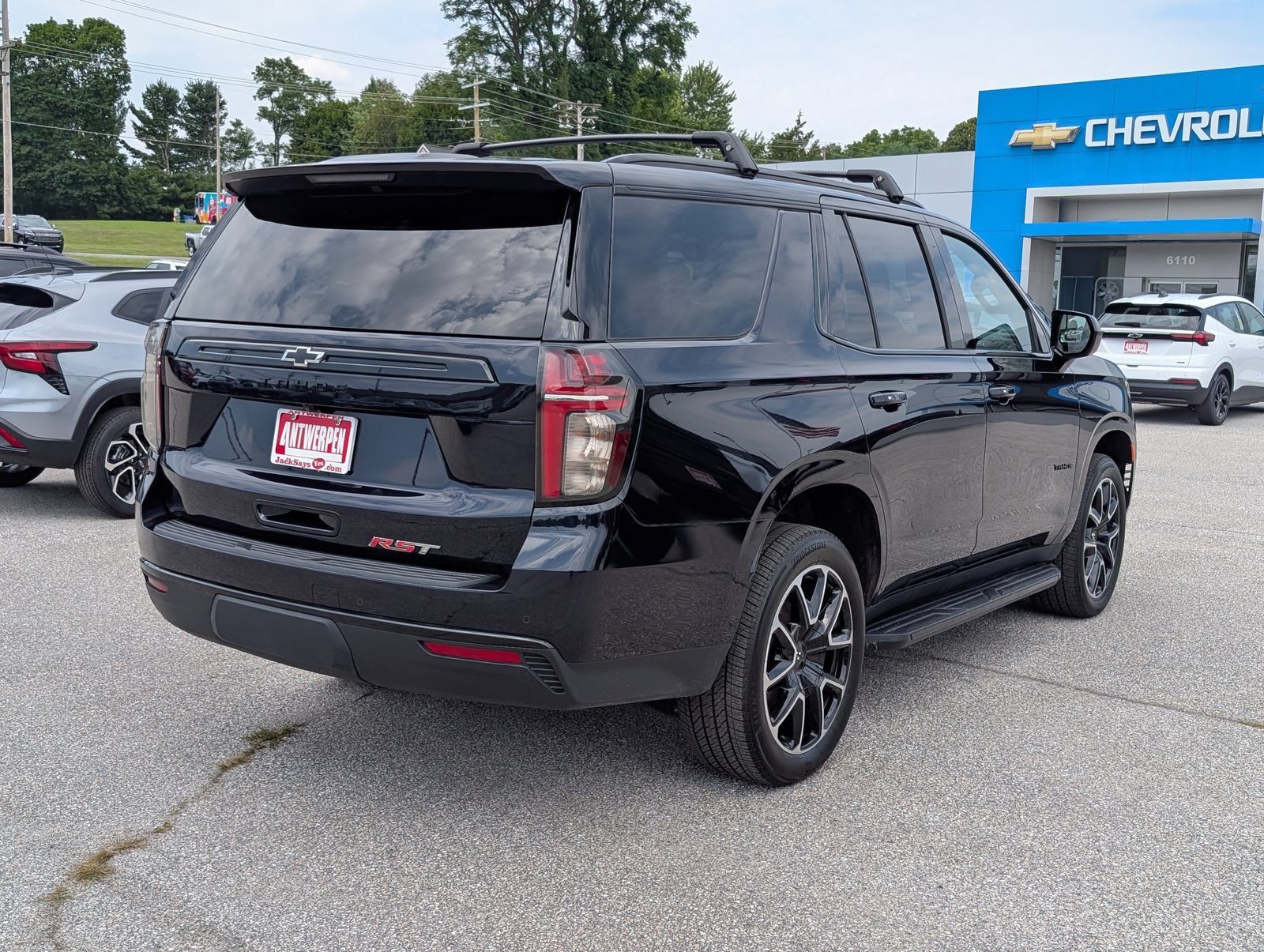 Used 2023 Chevrolet Tahoe RST AWD/4WD image 3