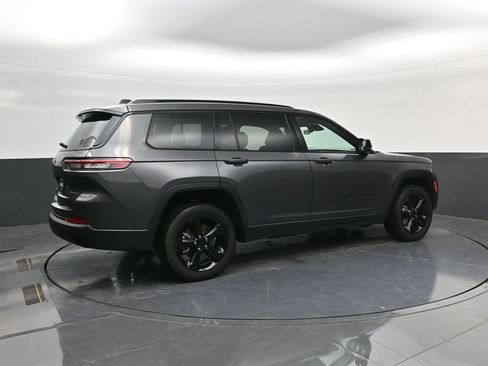 Used 2025 Jeep Grand Cherokee L Altitude AWD/4WD image 8