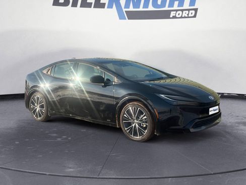 Used 2024 Toyota Prius XLE image 1