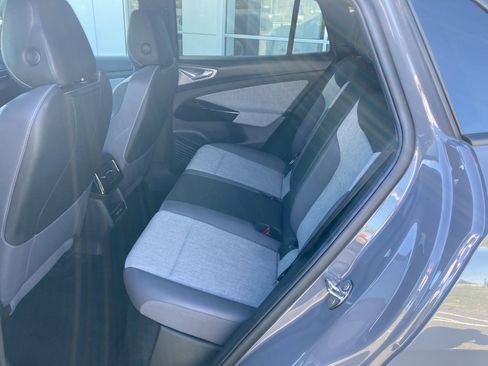 Used 2023 Volkswagen ID.4 Pro image 10