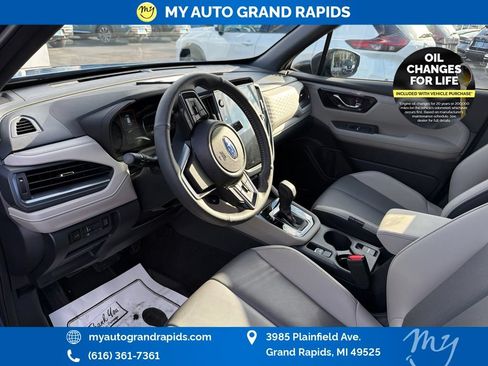 Used 2025 Subaru Forester Limited AWD/4WD image 11
