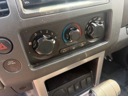 Used 2007 Nissan Pathfinder S image 26