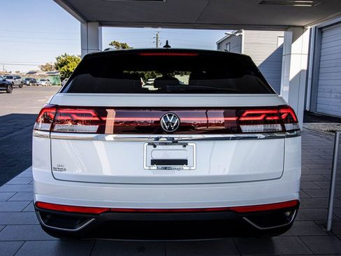 New 2026 Volkswagen Atlas Cross Sport SE image 14