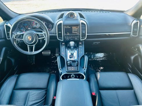 Used 2016 Porsche Cayenne S image 15