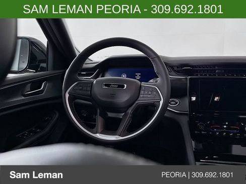 New 2025 Jeep Grand Cherokee L Altitude image 11