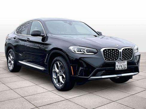 Used 2024 BMW X4 xDrive30i image 2