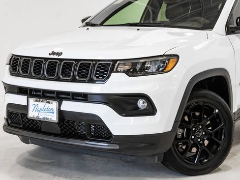 Certified 2025 Jeep Compass Latitude w/ Convenience Group AWD/4WD image 2