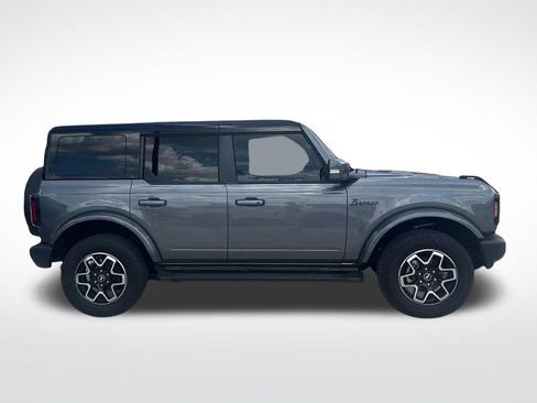 Used 2024 Ford Bronco Outer Banks AWD/4WD image 2