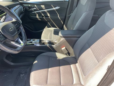 Used 2022 Chevrolet Bolt EUV LT w/ Comfort Package image 21