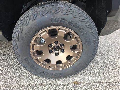 New 2025 Toyota Tacoma Trailhunter image 13