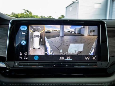 Used 2024 Volkswagen Atlas SEL Premium R-Line image 51