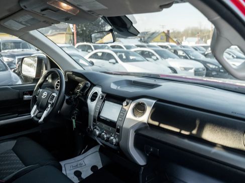 Used 2018 Toyota Tundra SR5 image 12